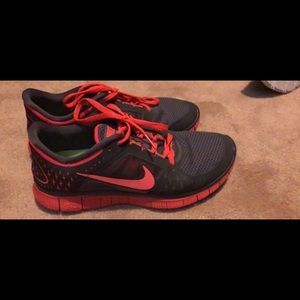 Nike free run tennis shoe
